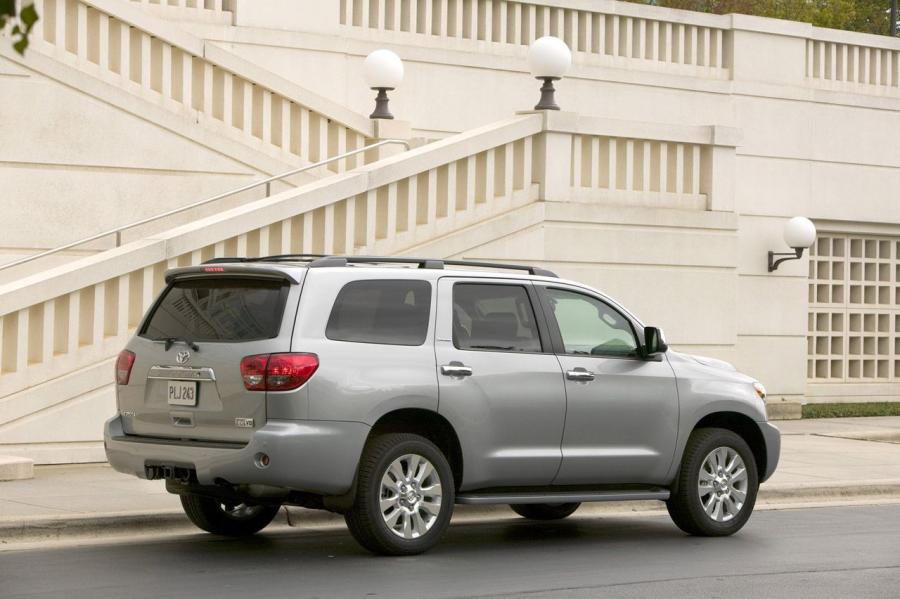  Toyota Sequoia 2007 года  (фото 35 из 66)